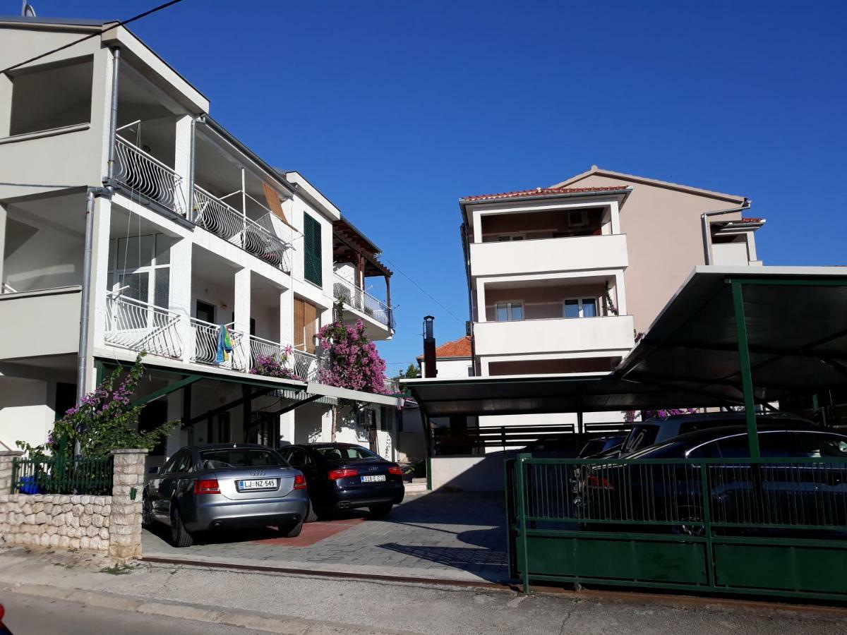 Apartmani Diana Biograd Na Moru Bagian luar foto